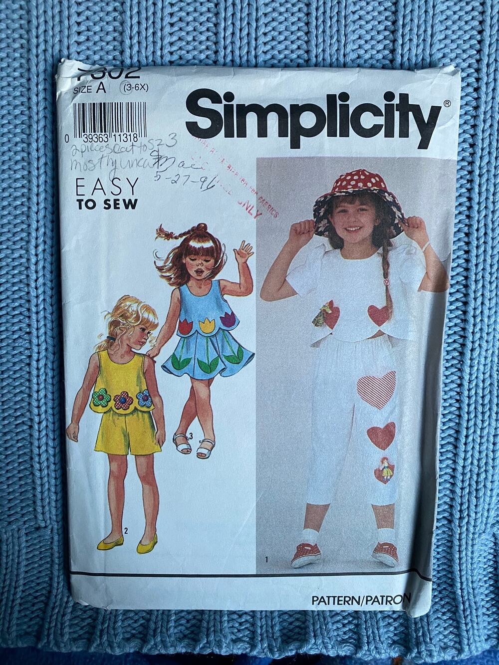 Simplicity 7302 Sewing pattern girls scalloped top skirt shorts pants size 3